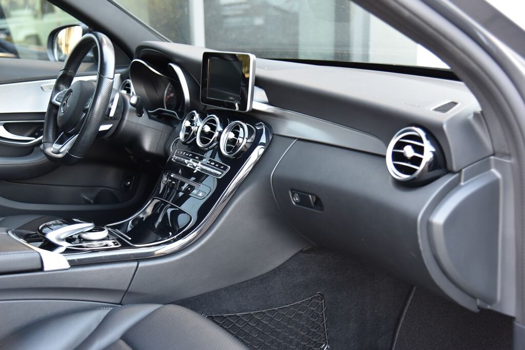 Mercedes-Benz Třídy C Sedan / Limuzína 2,1 l 125 kw