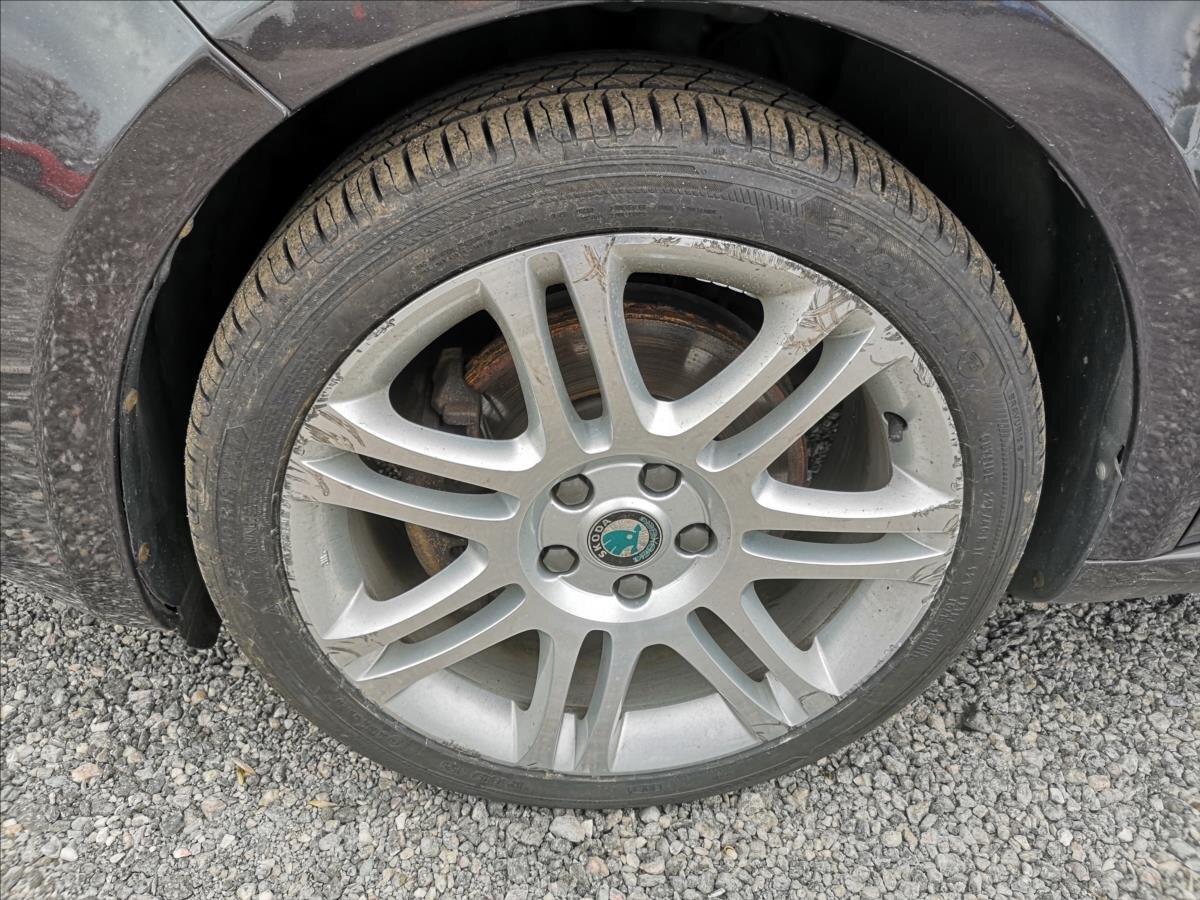 Škoda Superb Sedan / Limuzína 2,0 l 147 kw