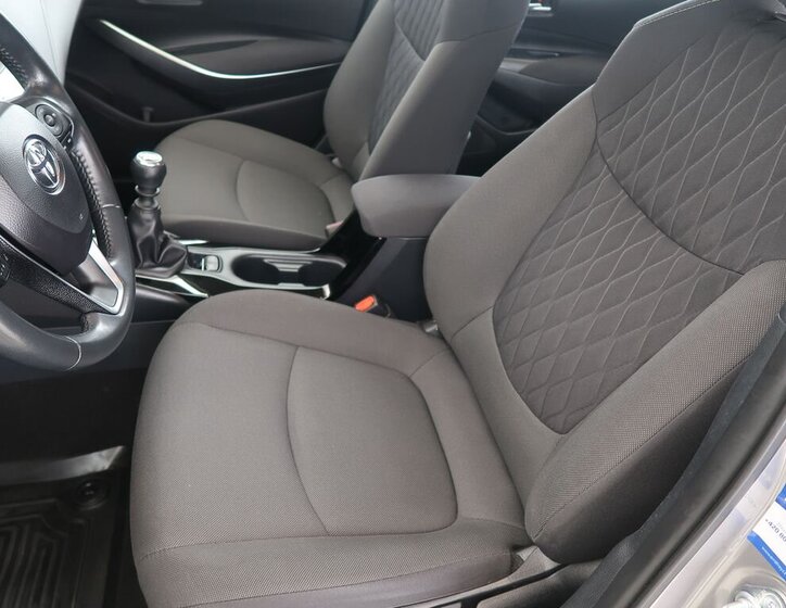 Toyota Corolla Sedan / Limuzína 1,5 l 92 kw