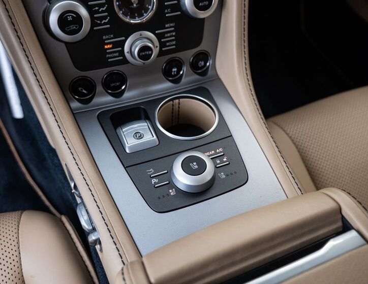 Aston Martin Rapide 14