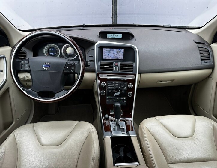 Volvo XC60 SUV / Terénní 2,4 l 136 kw