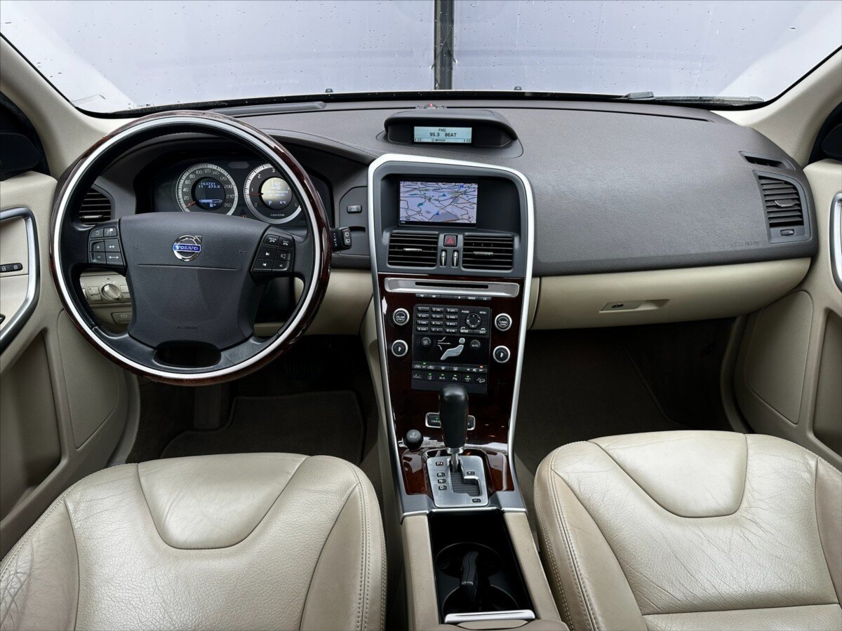 Volvo XC60 SUV / Terénní 2,4 l 136 kw