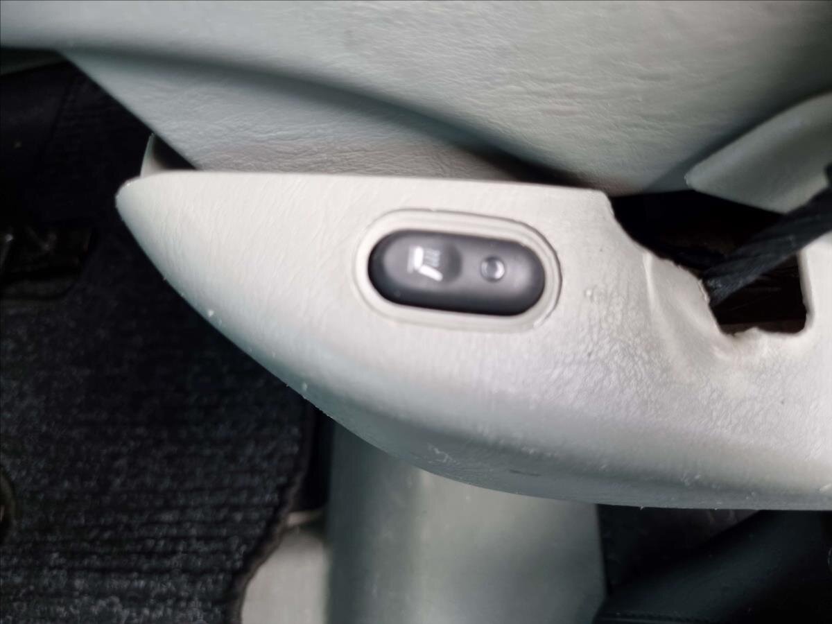 Opel Vivaro VAN / Minibus 2,5 l 107 kw