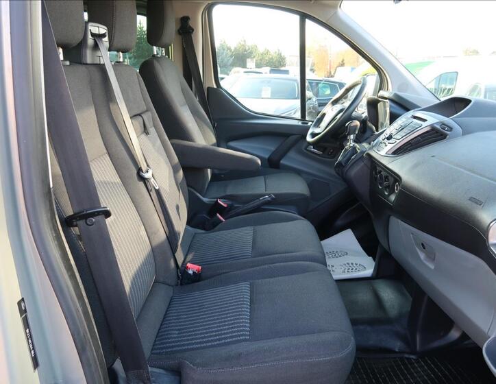 Ford Transit Custom 13