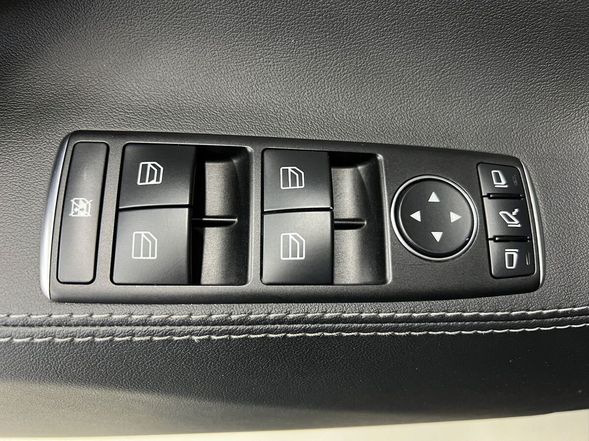 Tesla Model S Liftback 0,0 515 kw