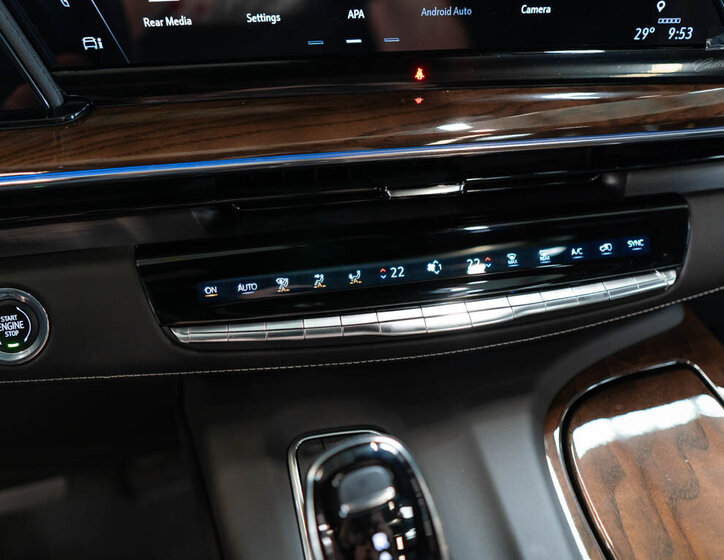 Cadillac Escalade 31