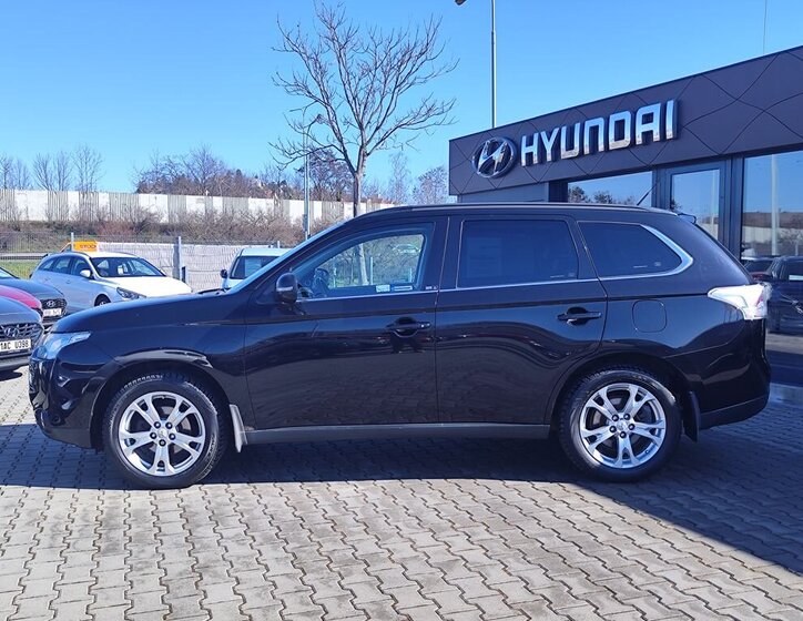 Mitsubishi Outlander SUV / Terénní 2,3 l 110 kw