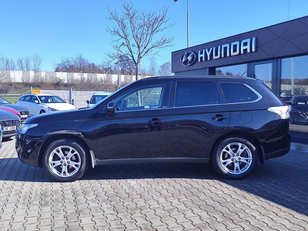 Mitsubishi Outlander SUV / Terénní 2,3 l 110 kw