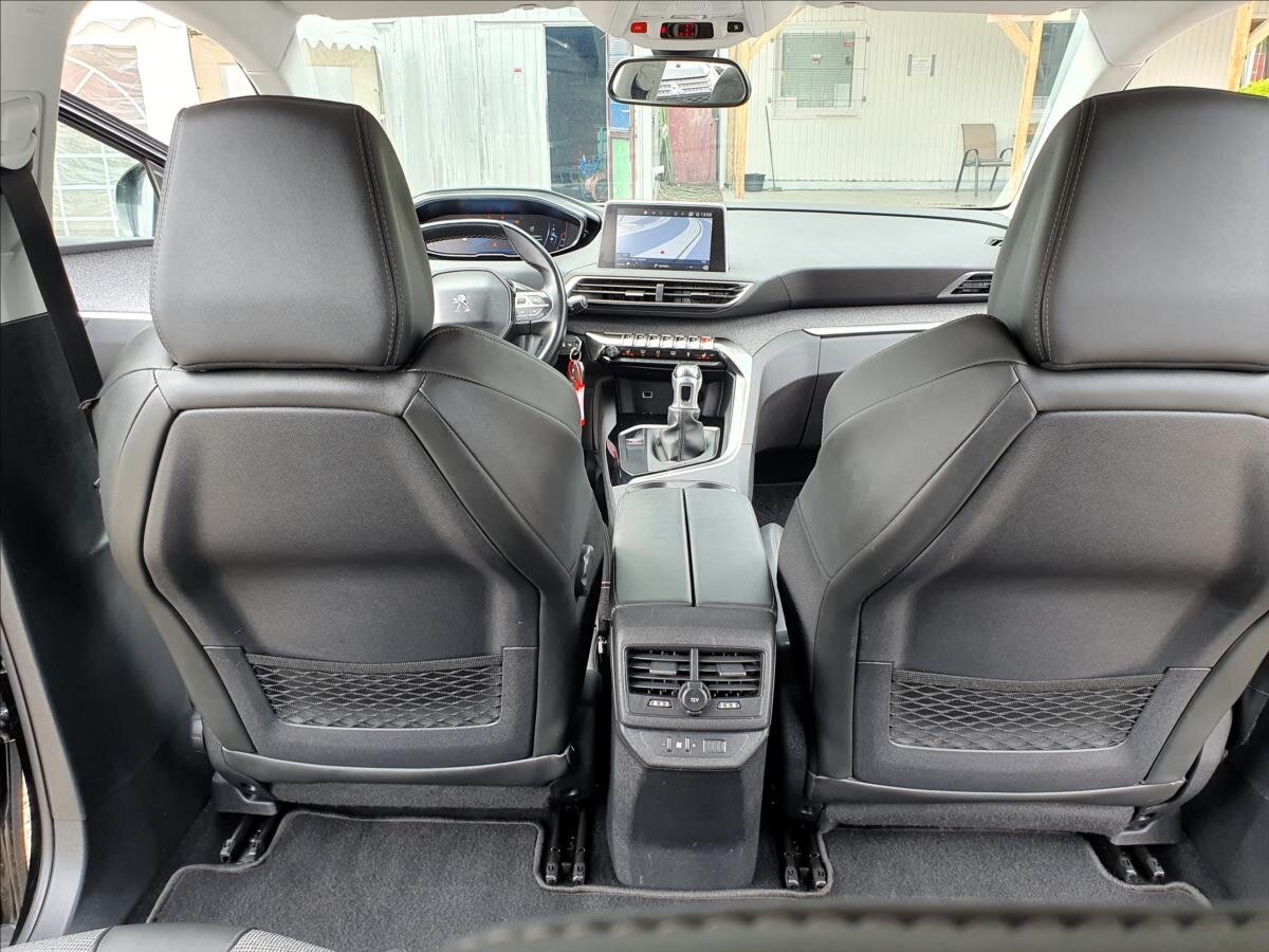 Peugeot 5008 SUV / Terénní 1,5 l 96 kw