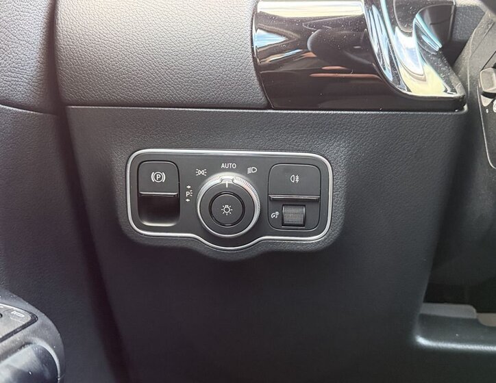 Mercedes-Benz GLA SUV / Terénní 2,0 l 85 kw