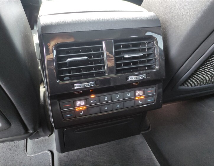 Volkswagen Touareg 9