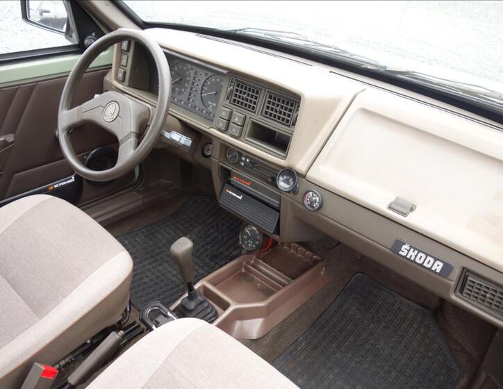 Škoda Favorit 11