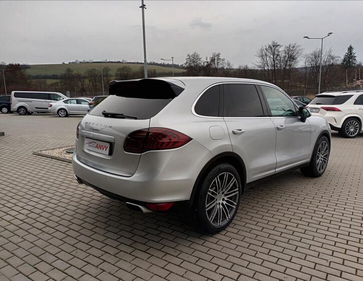 Porsche Cayenne Kombi 3,0 l 180 kw