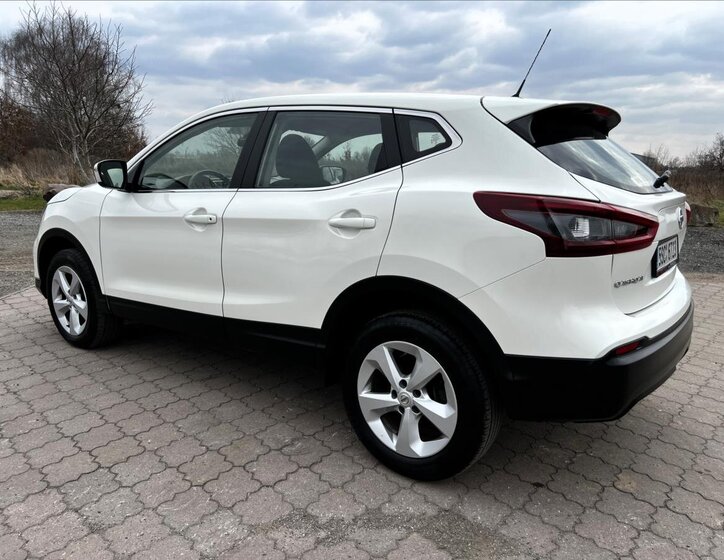 Nissan Qashqai SUV / Terénní 1,3 l 103 kw