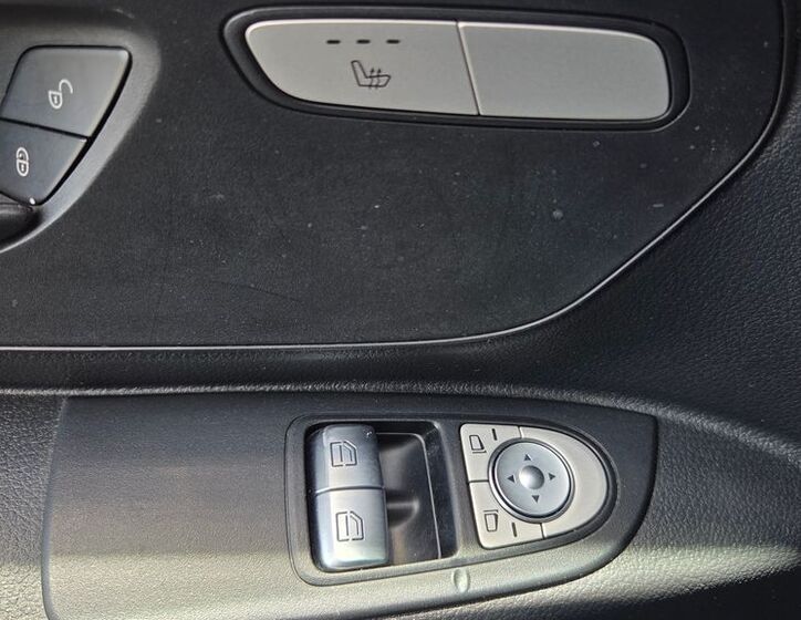 Mercedes-Benz Vito 13