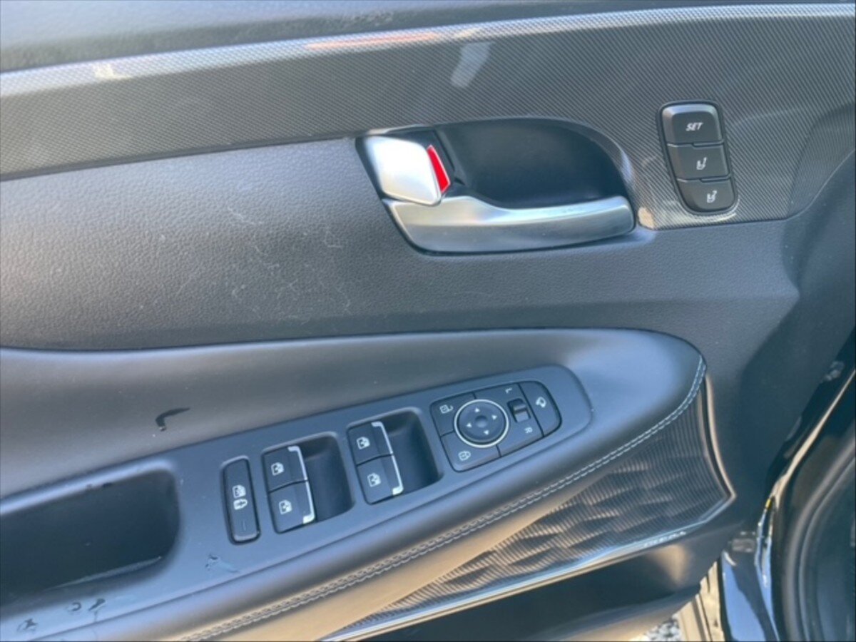 Hyundai Santa Fe SUV / Terénní 2,2 l 142 kw