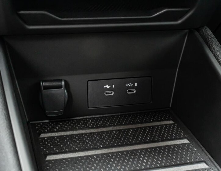 Mitsubishi Grandis SUV 1,3 l 104 kw