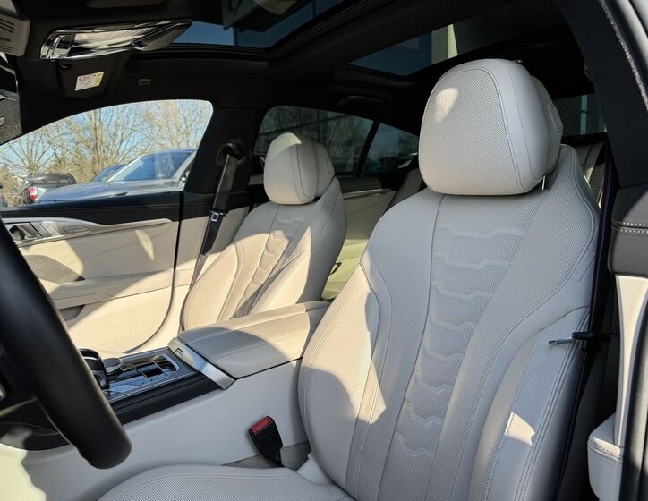 BMW Řada 8 Sedan / Limuzína 3,0 l 245 kw