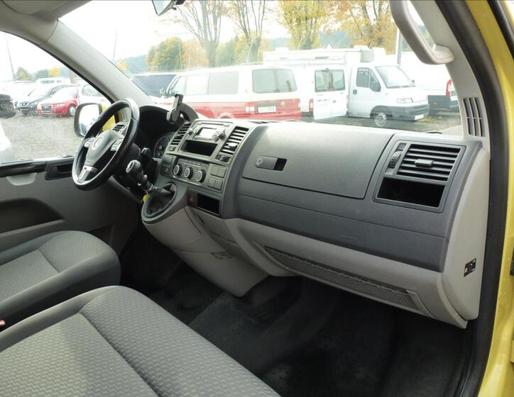 Volkswagen Caravelle 27