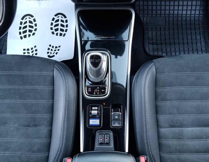 Mitsubishi Outlander SUV / Terénní 2,4 l 165 kw