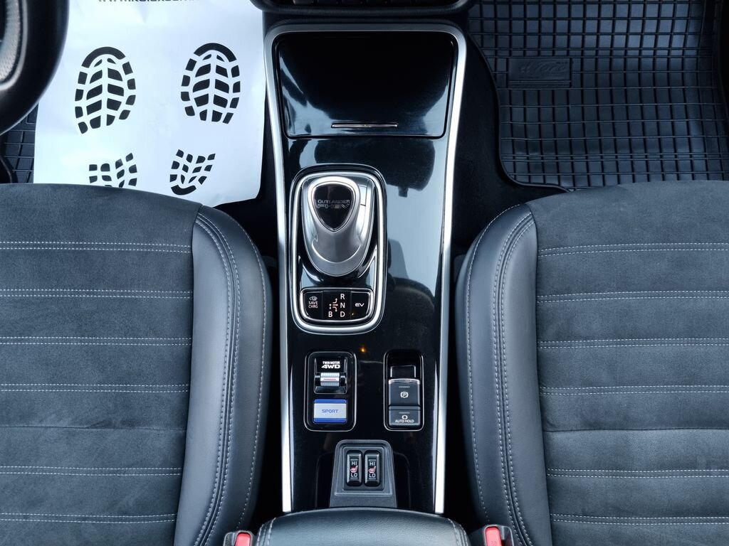 Mitsubishi Outlander SUV / Terénní 2,4 l 165 kw