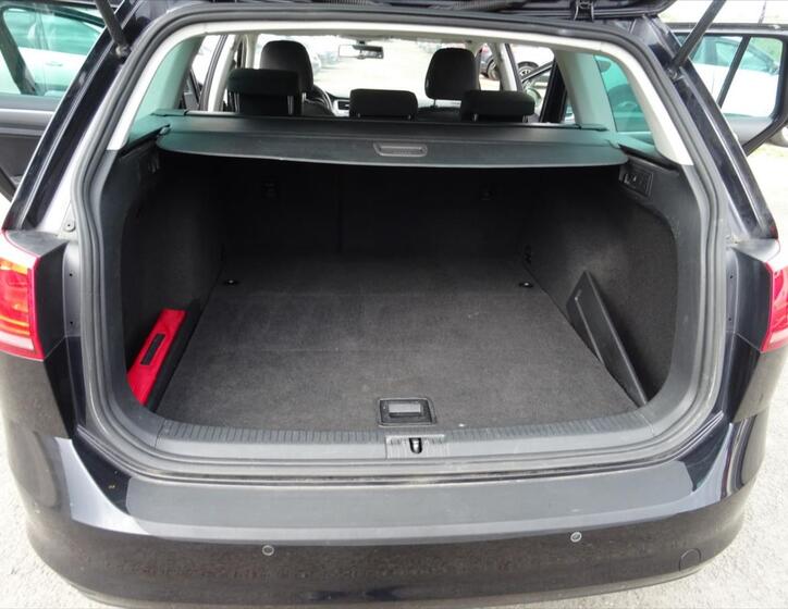 Volkswagen Golf Kombi 1,6 l 81 kw