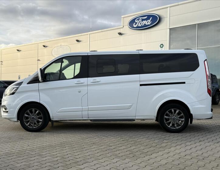 Ford Tourneo Custom 2