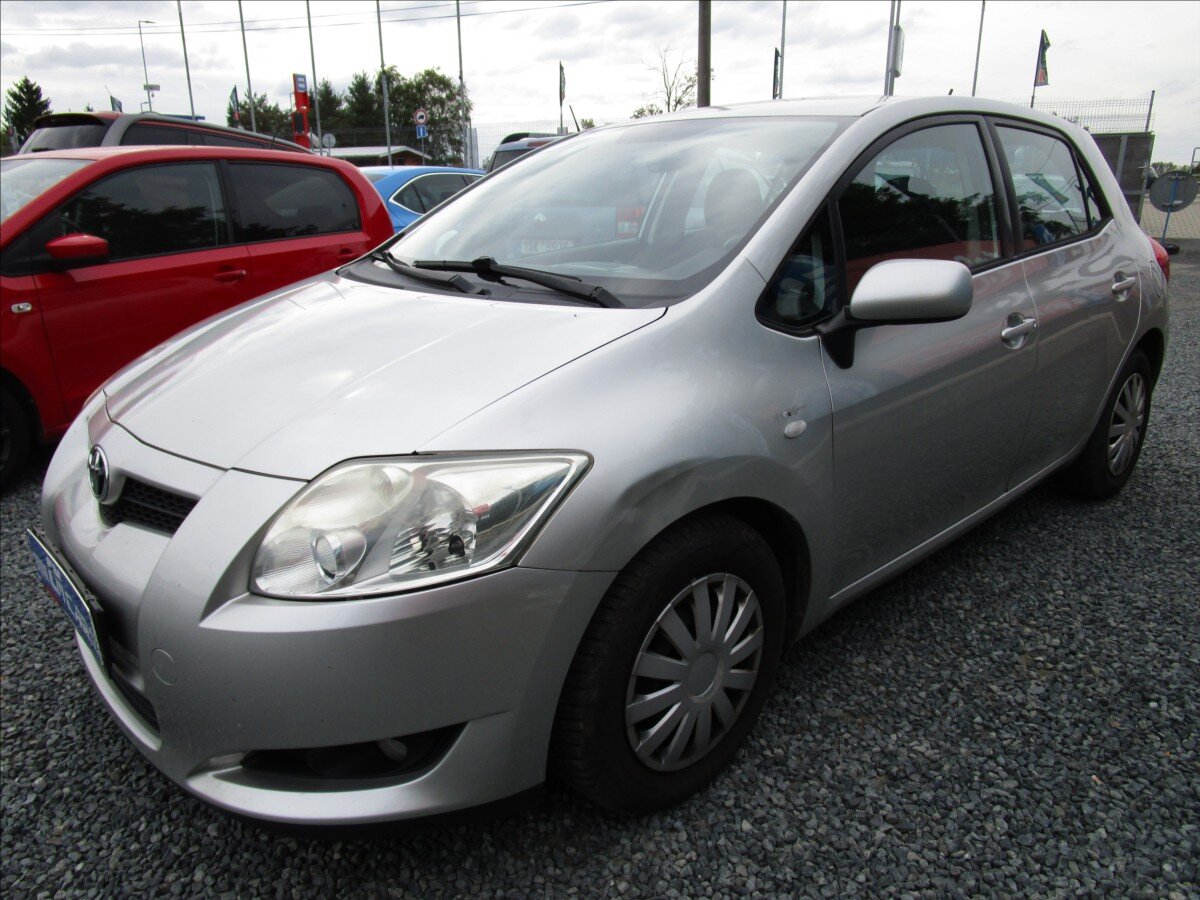 Toyota Auris Hatchback 1,4 l 66 kw