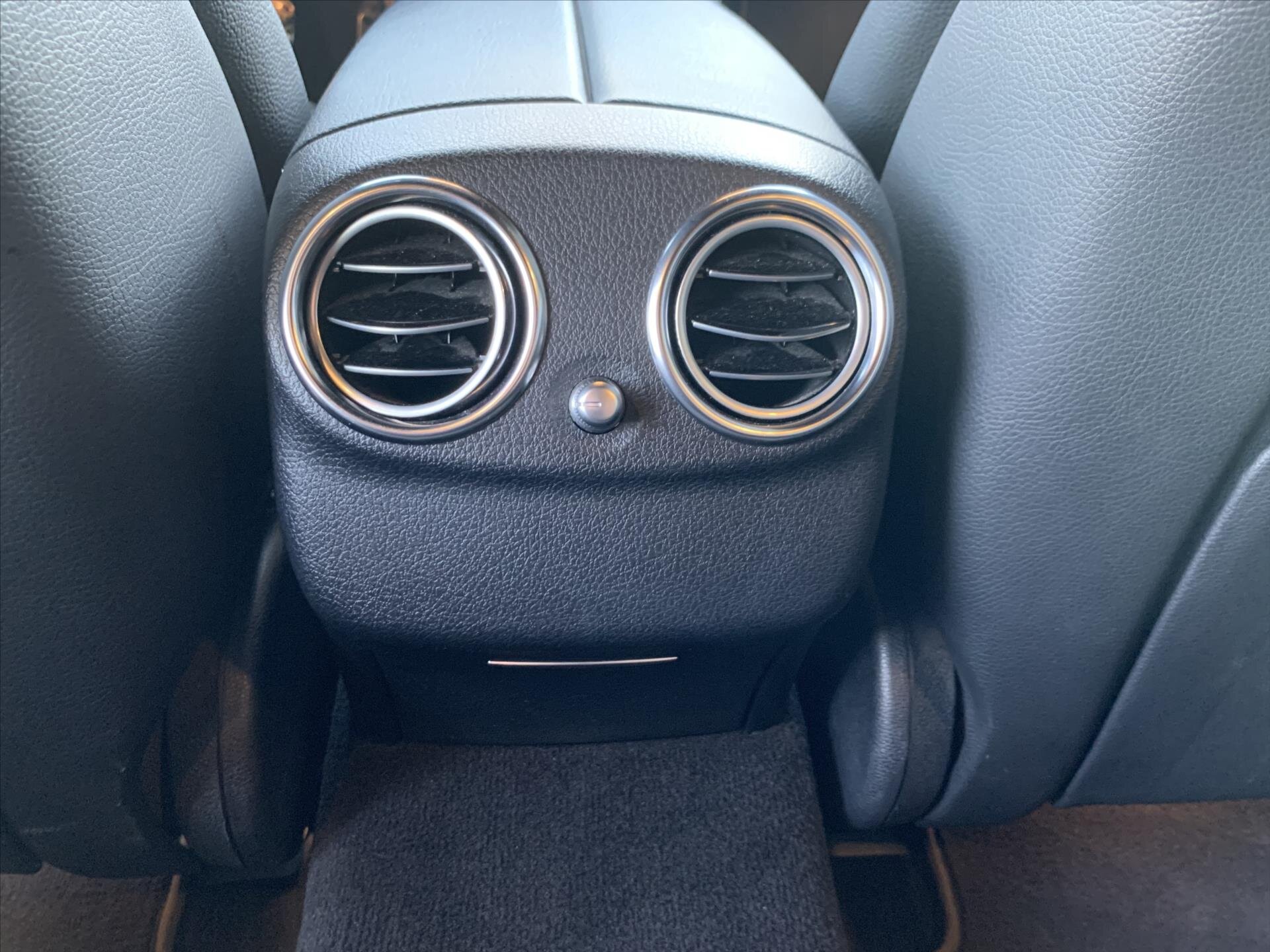 Mercedes-Benz Třídy E Kombi 2,0 l 143 kw