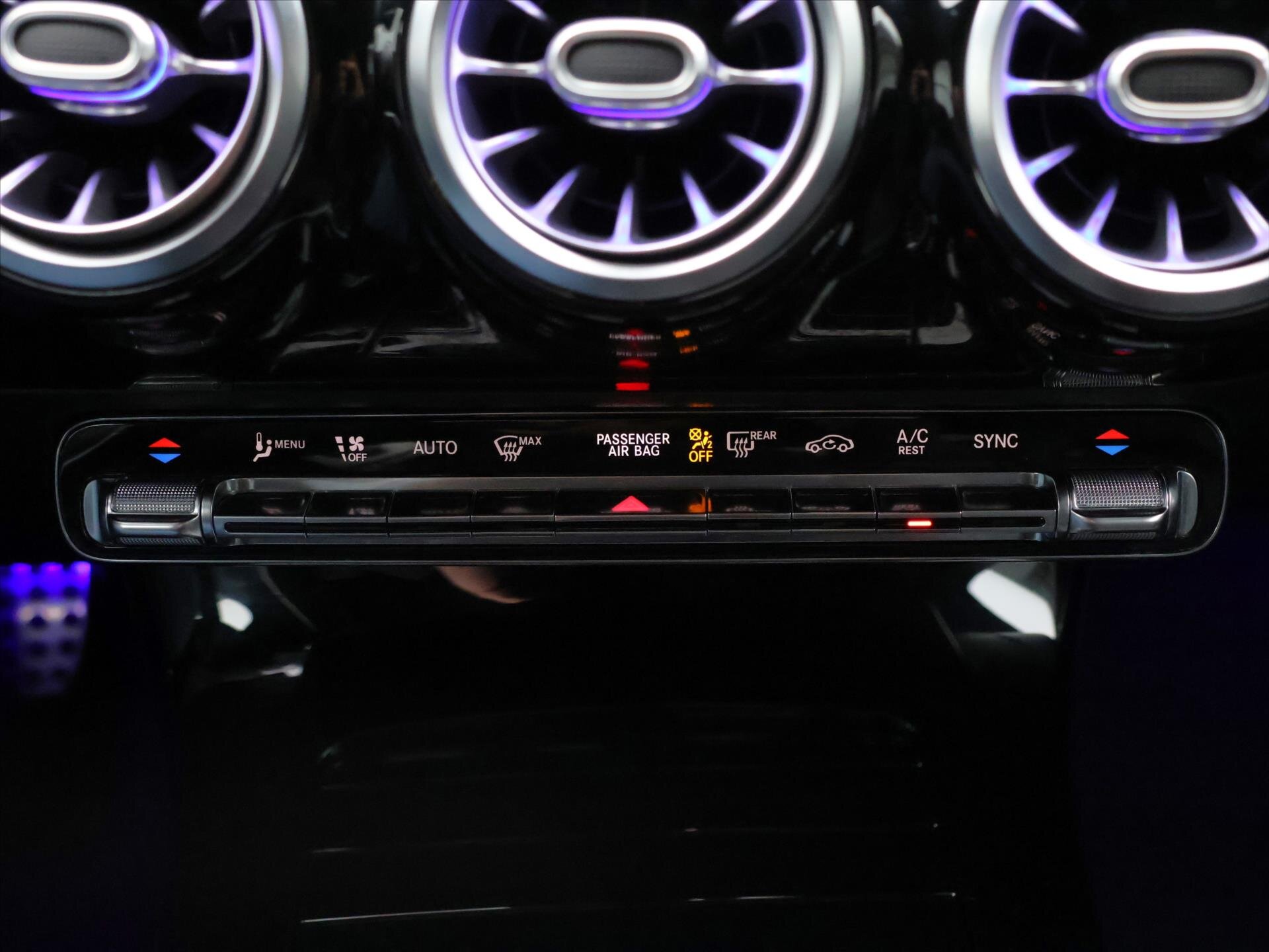 Mercedes-Benz CLA Sedan / Limuzína 2,0 l 140 kw