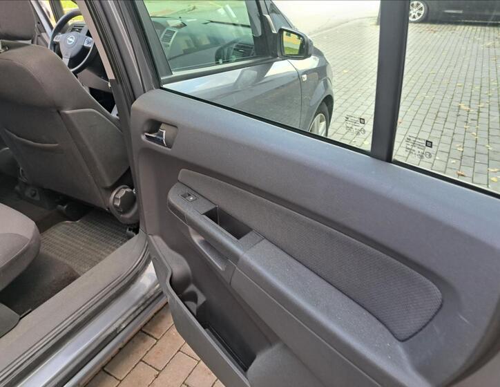 Opel Zafira 36