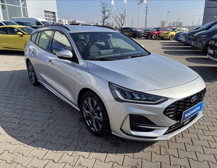 Ford Focus Kombi 999,0 92 kw