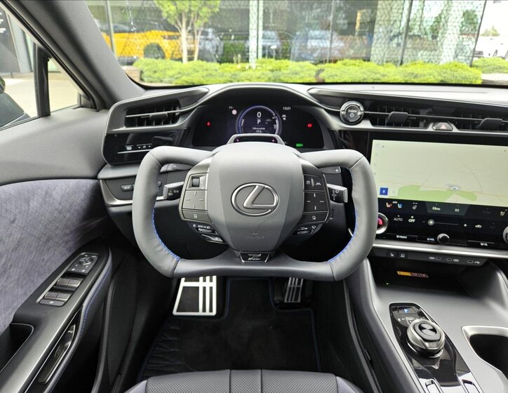 Lexus RZ 450e Kombi 0,0 301 kw