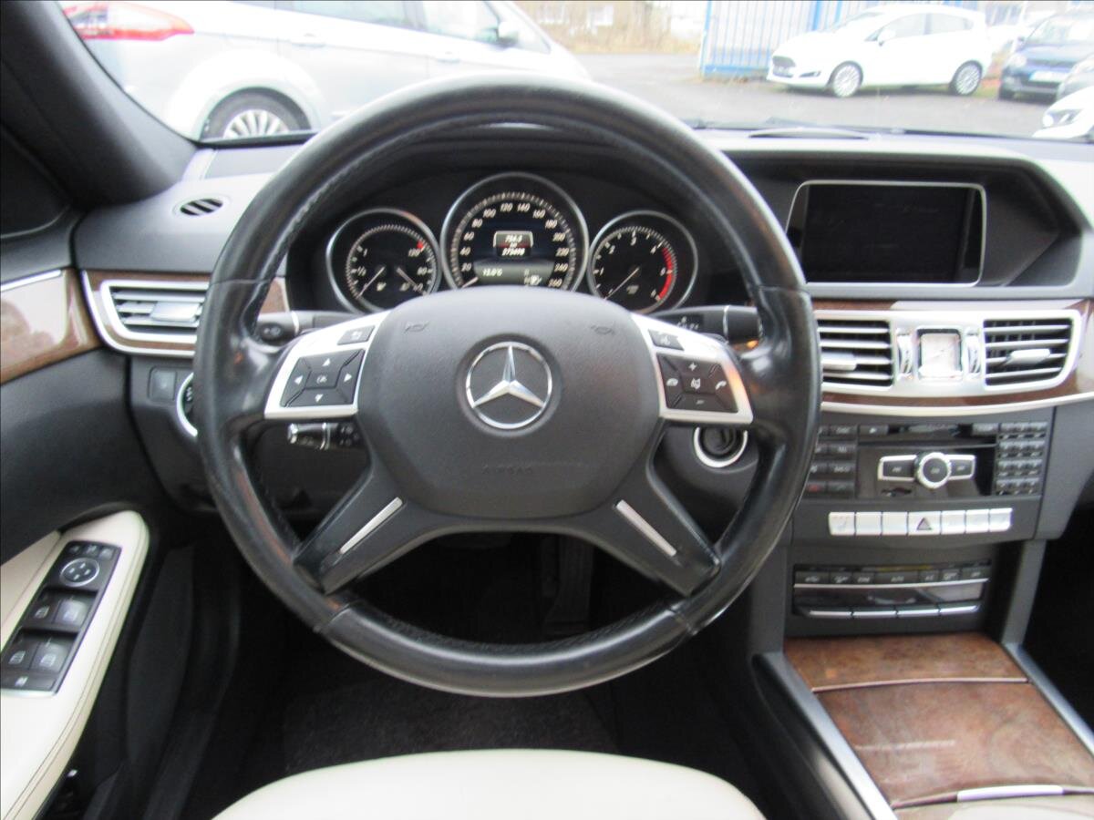 Mercedes-Benz Třídy E Sedan / Limuzína 3,0 l 190 kw