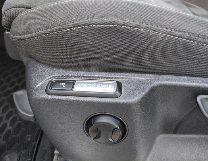 Volkswagen Tiguan SUV / Terénní 2,0 l 110 kw