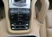 Porsche Cayenne Kombi 3,0 l 180 kw