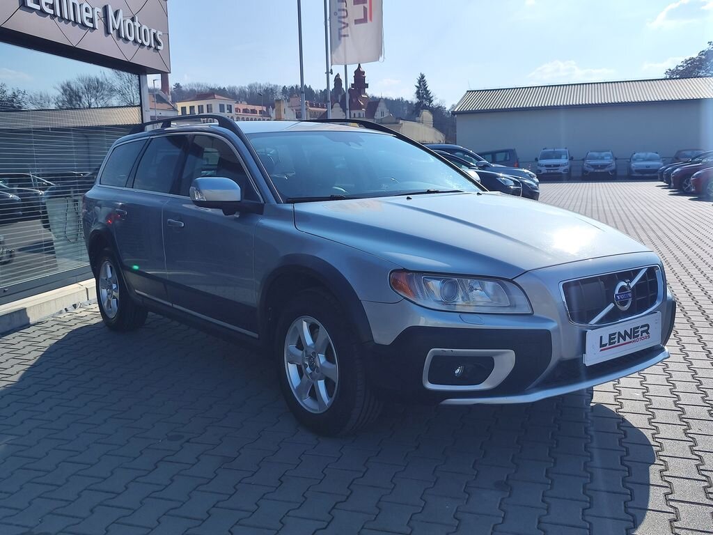 Volvo XC70 Kombi 2,4 l 151 kw