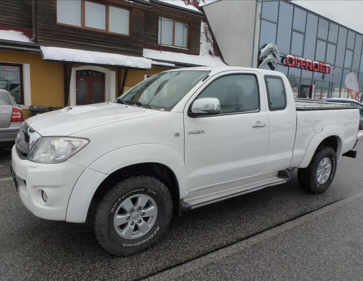 Toyota Hilux 9