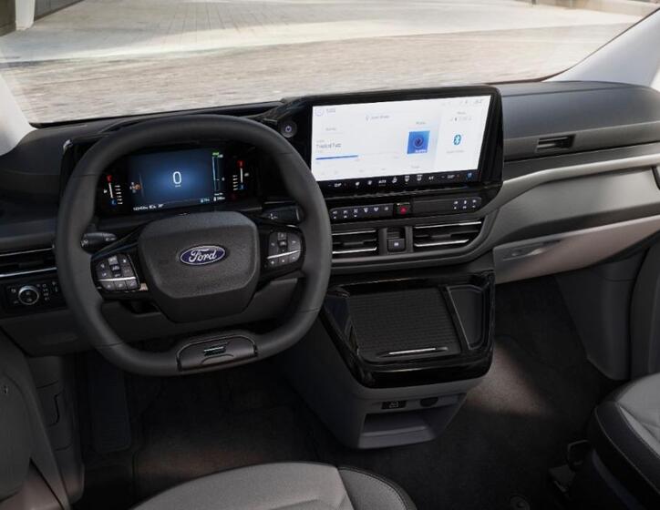 Ford Tourneo Custom 4