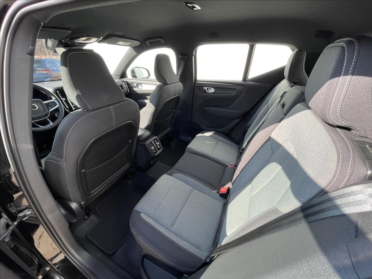 Volvo XC40 SUV / Terénní 2,0 l 145 kw