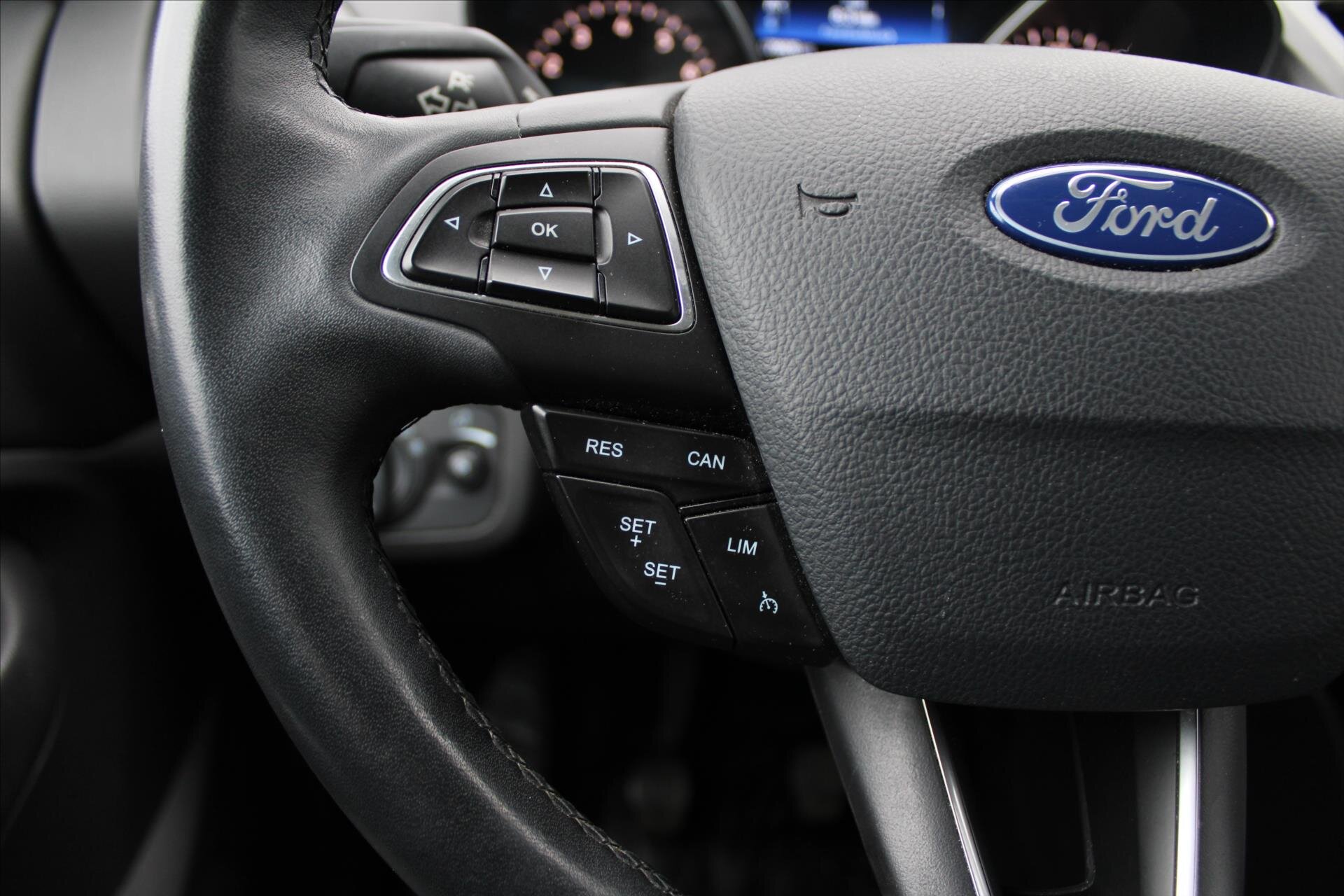 Ford Kuga SUV 1,5 l 110 kw