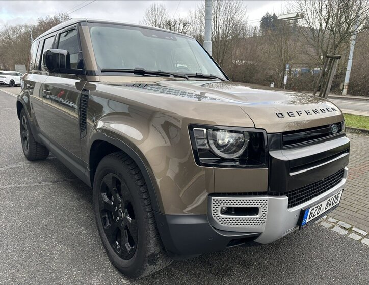 Land Rover Defender 5