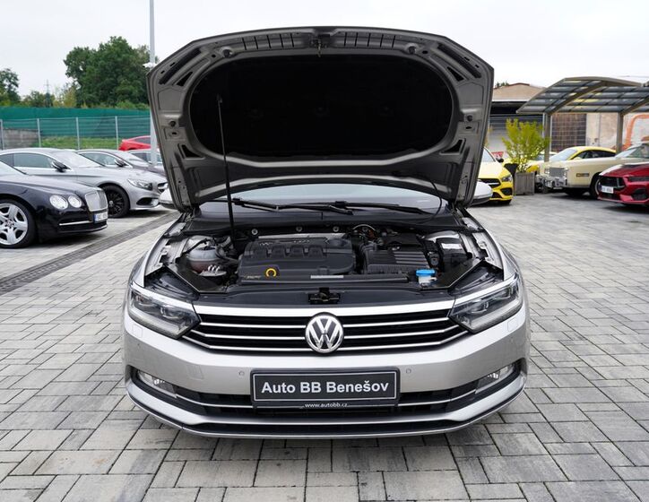 Volkswagen Passat 9