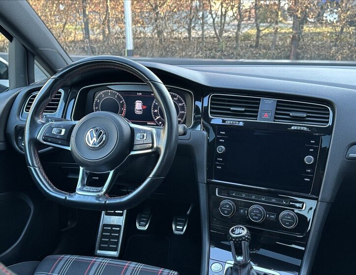 Volkswagen Golf Hatchback 2,0 l 180 kw