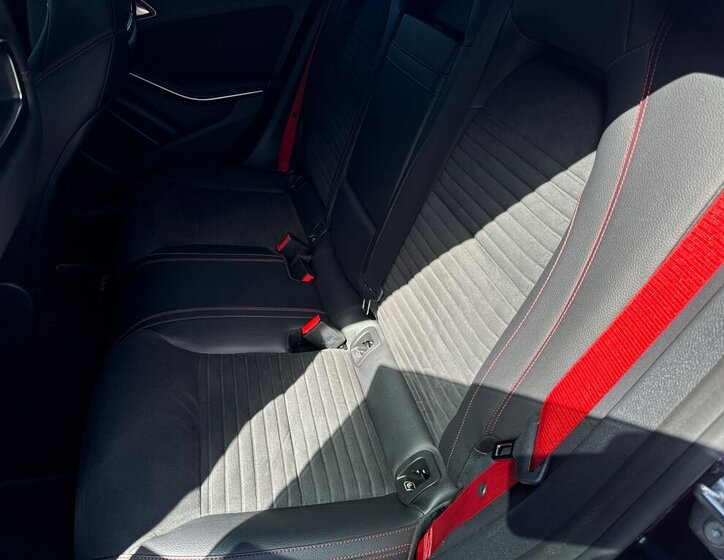 Mercedes-Benz CLA Kombi 2,0 l 280 kw