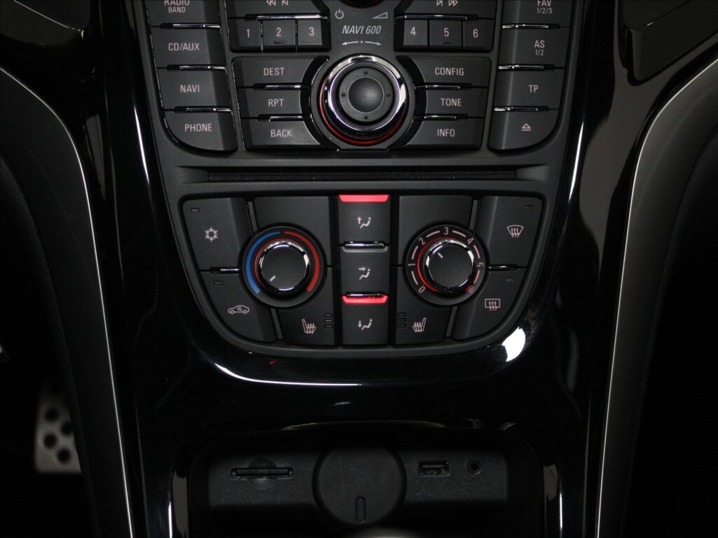 Opel Astra Hatchback 2,0 l 206 kw