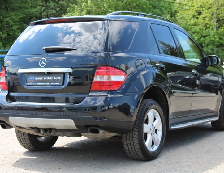 Mercedes-Benz Třídy M SUV / Terénní 3,0 l 165 kw