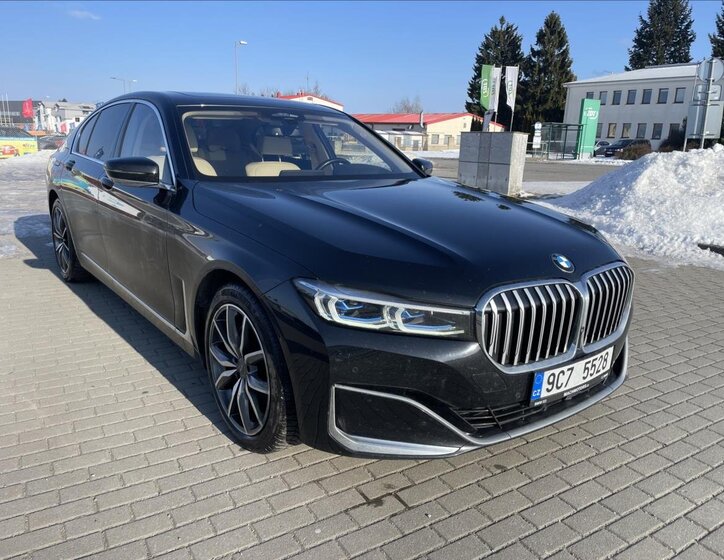 BMW Řada 7 Sedan 3,0 l 210 kw