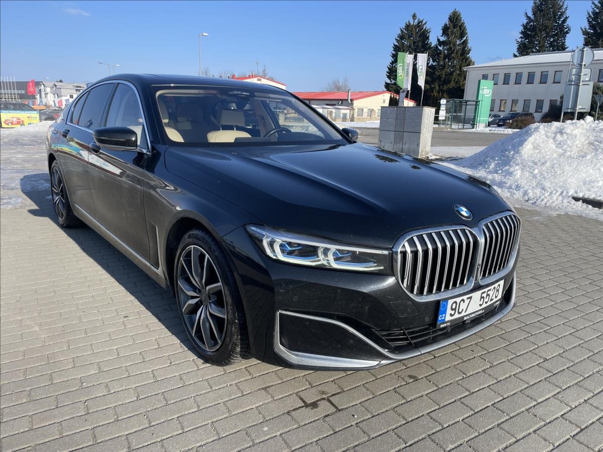 BMW Řada 7 Sedan 3,0 l 210 kw