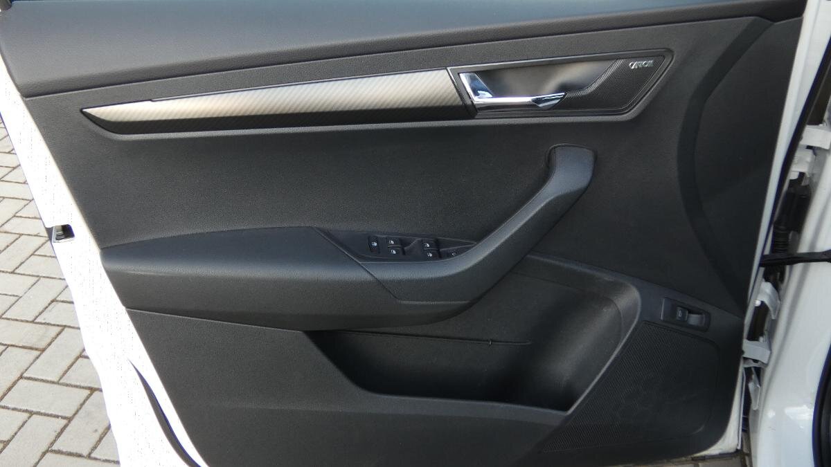 Škoda Karoq SUV / Terénní 1,5 l 110 kw